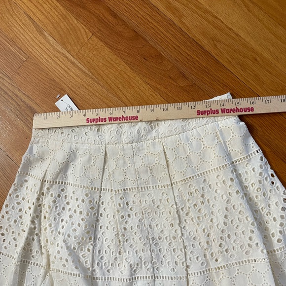 Beautiful Banana Republic preppy eyelet skirt: NWT - Picture 3 of 6